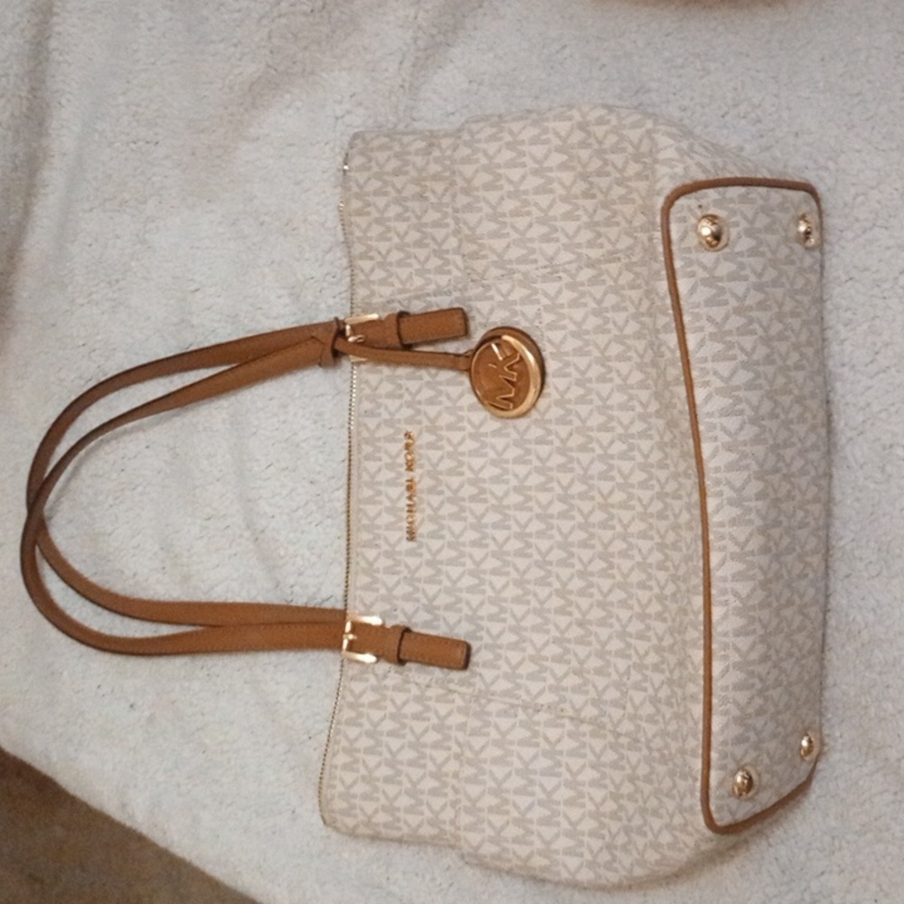 Michael kors jet set purse